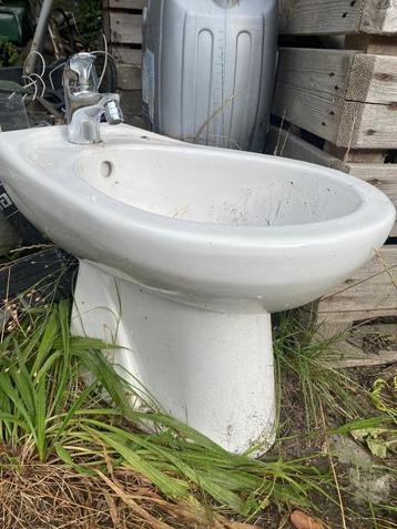 Bidet beschikbaar voor biedingen