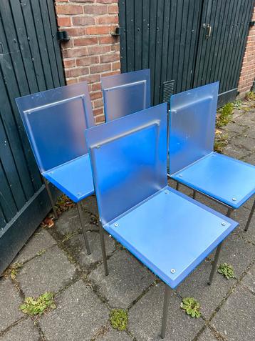 4 Minimalistische Italiaanse Designstoelen '80 beschikbaar voor biedingen