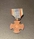 Oude Medaille Augustus November 1918, Ophalen of Verzenden, Overige soorten, Overige gebieden, Lintje, Medaille of Wings