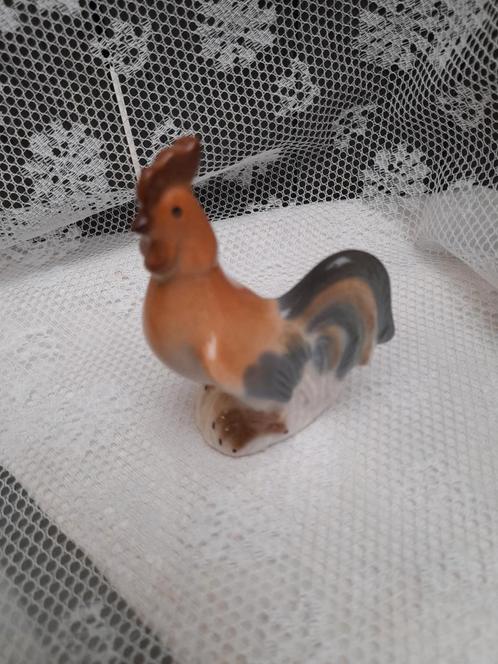 Antiek porseleinen beeldje haan ca 9 cm, Antiek en Kunst, Antiek | Porselein, Ophalen of Verzenden
