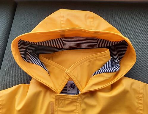 Geel Petit Bateaux Regenjasje. HET regenjasje :-), Kinderen en Baby's, Kinderkleding | Kinder-kledingpakketten, Zo goed als nieuw