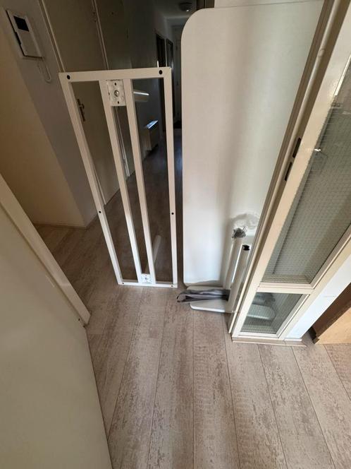 Ikea Bekant desk 140x60 white, Huis en Inrichting, Bureaus, Zo goed als nieuw, Ophalen