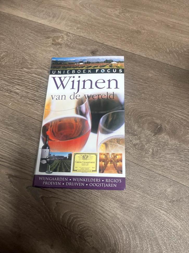 Wijnen van de wereld - Reisgids, Boeken, Reisgidsen, Gelezen, Reisgids of -boek, Europa, Overige merken, Budget, Ophalen of Verzenden