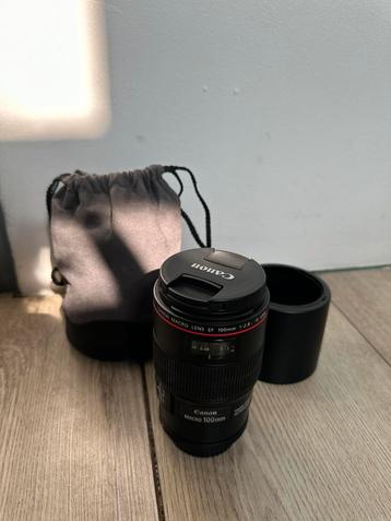 Canon 100mm f2.8 lens met opberg zakje beschikbaar voor biedingen