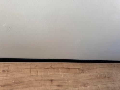 Zwarte hoge plinten, Doe-het-zelf en Verbouw, Plinten en Afwerking, Gebruikt, Plinten, Mdf, 200 tot 250 cm, Ophalen