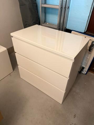 Ikea Malm kast wit drie lades beschikbaar voor biedingen