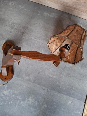 Vintage eiken wandlamp / schaarlamp met kap beschikbaar voor biedingen