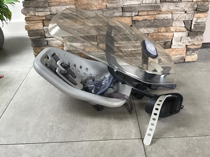 Yepp Fietsstoeltje + Windscherm & 2 Bevestigingssets, Fietsen en Brommers, Fietsaccessoires | Fietsstoeltjes, Gebruikt, Voorzitje