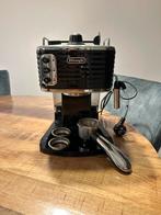 Delonghi piston machine, Witgoed en Apparatuur, Koffiezetapparaten, Ophalen, Koffiemachine, Zo goed als nieuw, Afneembaar waterreservoir