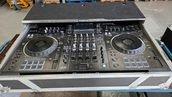 Flightcase voor Pioneer XDJ-XZ met laptop shelf., Muziek en Instrumenten, Behuizingen en Koffers, Gebruikt, Overige instrumenten