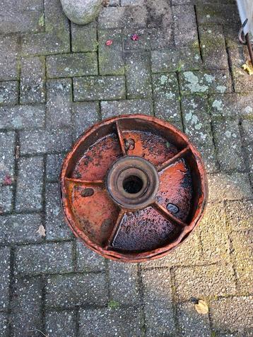 Sherman tank loopwiel. beschikbaar voor biedingen
