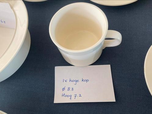 Royal Boch stackable / hoge kop 8.3 x 7.2, Huis en Inrichting, Keuken | Servies, Zo goed als nieuw, Kop(pen) en/of Schotel(s)