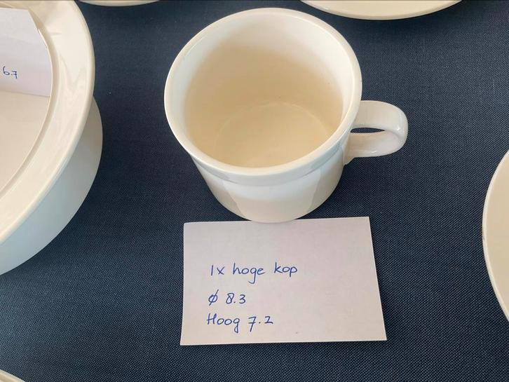 Royal Boch stackable / hoge kop 8.3 x 7.2, Huis en Inrichting, Keuken | Servies, Zo goed als nieuw, Kop(pen) en/of Schotel(s)