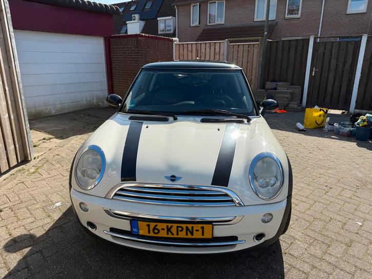 Mini 1.6 16V Cooper 2005 Wit, Auto's, Mini, Particulier, Cooper, Bluetooth, Centrale vergrendeling, Cruise Control, Elektrische buitenspiegels
