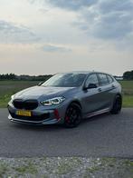 BMW 128ti 265pk PANO/ CRUISE/ M-SPORT/ FABRIEKS GARANTIE, 1998 cc, 74 €/maand, Zwart, 4 cilinders