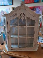 Mooi brocant vitrine kastje, wit geverfd met krijtverf, Huis en Inrichting, Kasten | Vitrinekasten, Ophalen, Gebruikt, 50 tot 100 cm