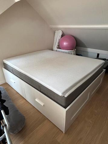 Tweepersoons bed