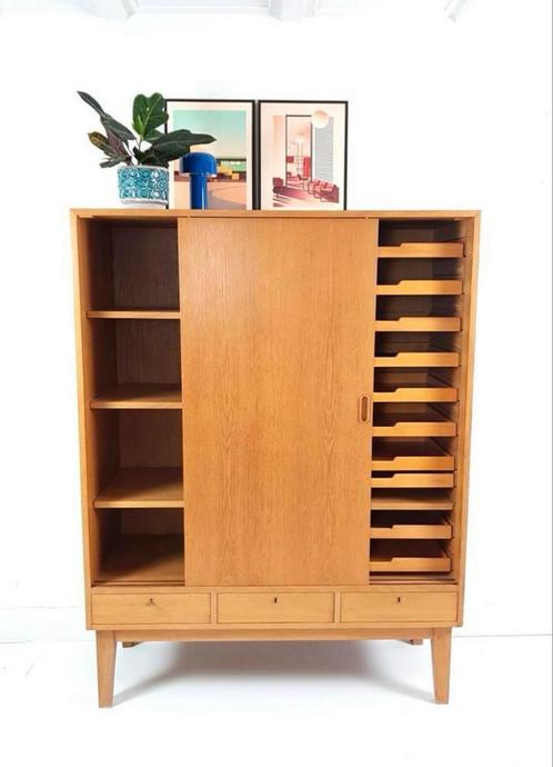 Vintage Deense wandkast eiken | laden | kast, Verzamelen, Retro, Ophalen of Verzenden