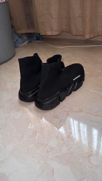 Balenciaga sokken beschikbaar voor biedingen
