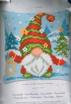 Cado vervaco borduurpakket  kussen gnome alone, Ophalen of Verzenden, Nieuw, Handborduren, Borduurpakket