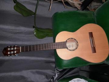 Linkshandige gitaar nieuw  beschikbaar voor biedingen