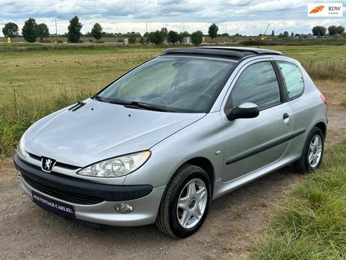 Peugeot 206 1.4 XT, Auto's, Peugeot, Bedrijf, Te koop, Benzine, Euro 2, Hatchback, Handgeschakeld, Geïmporteerd, Zilver of Grijs