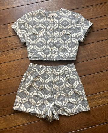 Topper JoshV, Josh V Romee shorts (M) en top Quinte (S) beschikbaar voor biedingen