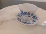 Kop en schotel blauwe bloemen en goud randje, Antiek en Kunst, Antiek | Servies los, Ophalen
