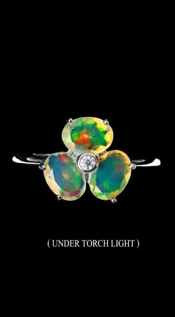 Zilveren ring maat 18 mm met Ethiopische vuur opaal beschikbaar voor biedingen