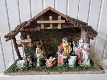 Kerststal met 9 beeldjes beschikbaar voor biedingen