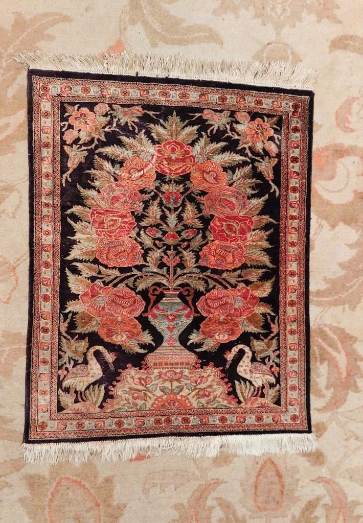 Origineel Handgeknoopt Perzisch zijde tapijt Qum, Huis en Inrichting, Stoffering | Tapijten en Kleden, Zo goed als nieuw, 50 tot 100 cm