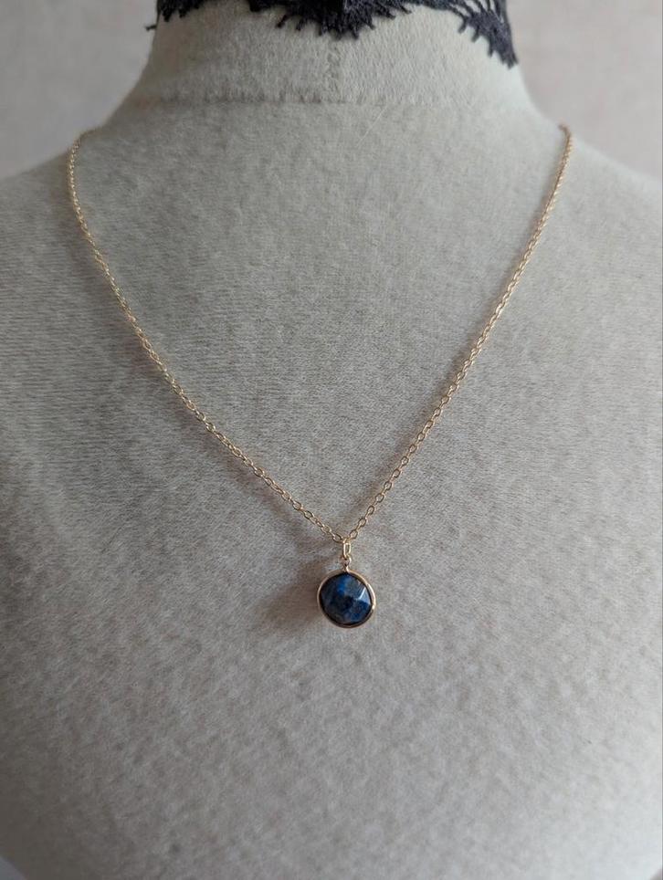 Goudkleurig Kettinkje met Donkere Steen Hanger, Sieraden, Tassen en Uiterlijk, Kettingen, Ophalen of Verzenden