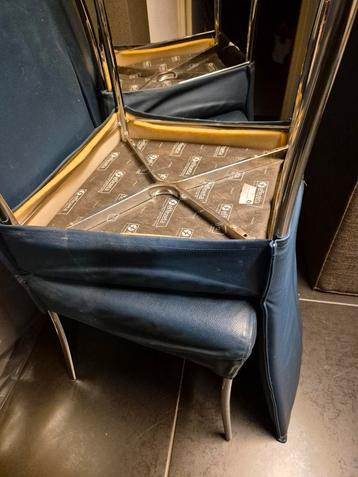 gratis afhalen 4 stoelen oudijzer  beschikbaar voor biedingen