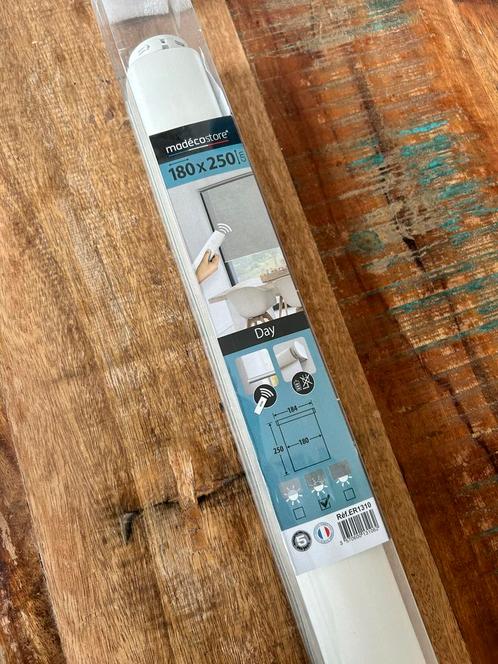 3x nieuwe Madeco gemotoriseerde witte rolgordijnen, Huis en Inrichting, Stoffering | Gordijnen en Lamellen, Nieuw, Ophalen of Verzenden