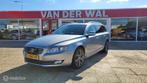 Volvo V70 2.0 D4 Nordic+ / FULL OPTION / LEER / Nieuwe APK!, Auto's, Voorwielaandrijving, Euro 6, Te koop, 750 kg