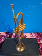 King 601 Trompet (VS), Ophalen of Verzenden, Zo goed als nieuw, Bes-trompet, Met koffer