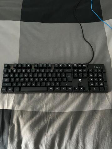 Toetsenbord en muis beschikbaar voor biedingen