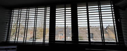 Super mooie houten jaloezieën met laderband van veneta, Huis en Inrichting, Stoffering | Gordijnen en Lamellen, Zo goed als nieuw