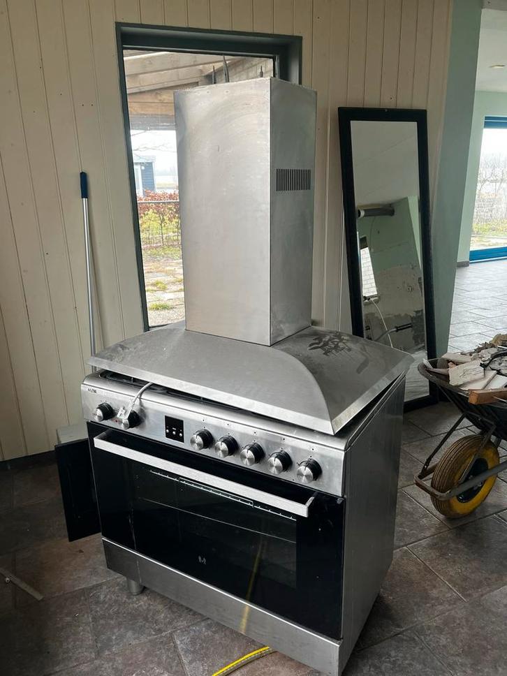 Etna vrijstaand gasfornuis met 5 kookzones en oven, Witgoed en Apparatuur, Fornuizen, Gebruikt, Vrijstaand, Gas, 4 kookzones, 85 tot 90 cm