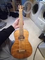 Bass Ukelele (Korala UKBB-310-EE), Muziek en Instrumenten, Snaarinstrumenten | Gitaren | Bas, Ophalen, Zo goed als nieuw, Semi-akoestisch