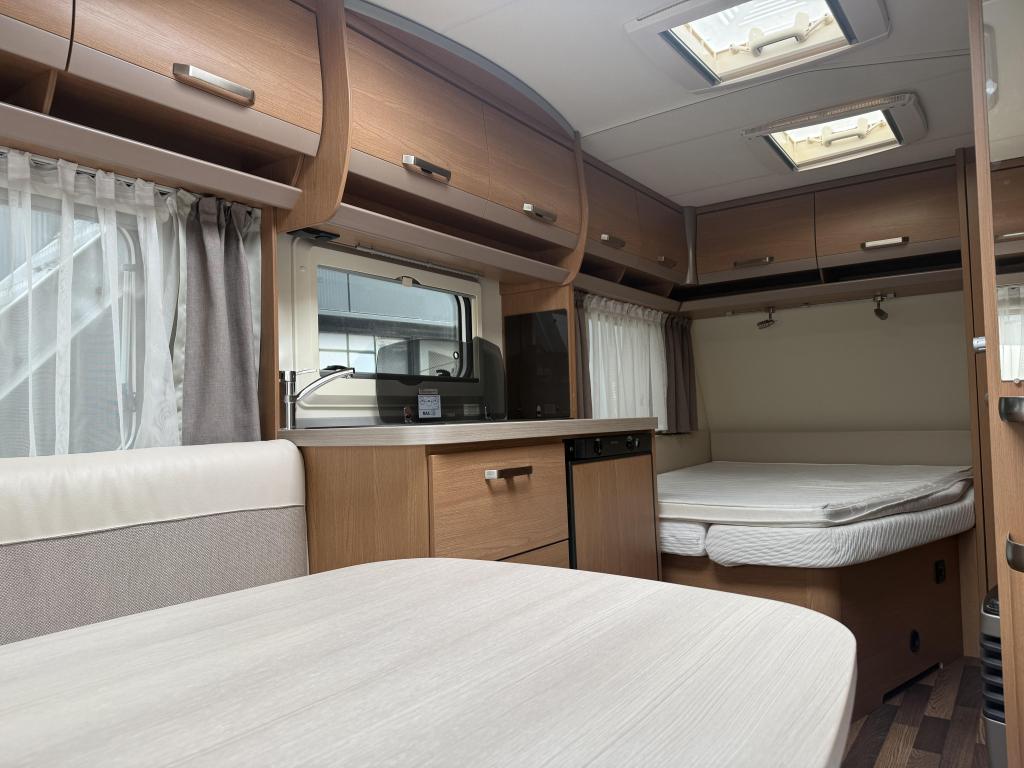 Knaus Sport, Nieuwstaat, Fransbed, Rondzit, Zondag open!!, Caravans en Kamperen, Caravans, Ringverwarming, Rondzit, Bedrijf, Overige typen