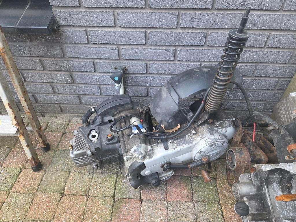 Piaggo 2x motorblokken, Ophalen