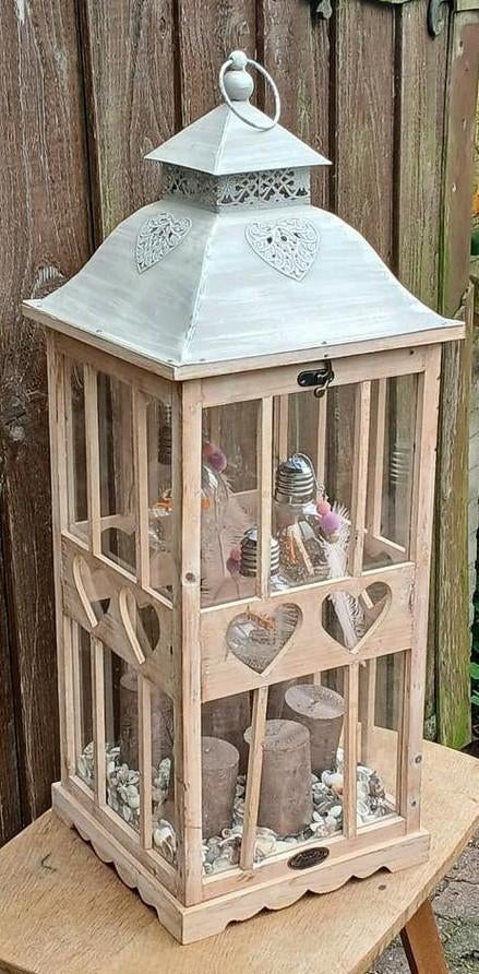 Decoratieve houten lantaarn met LED-verlichting, Hout, Beige, Ophalen of Verzenden, Landelijk