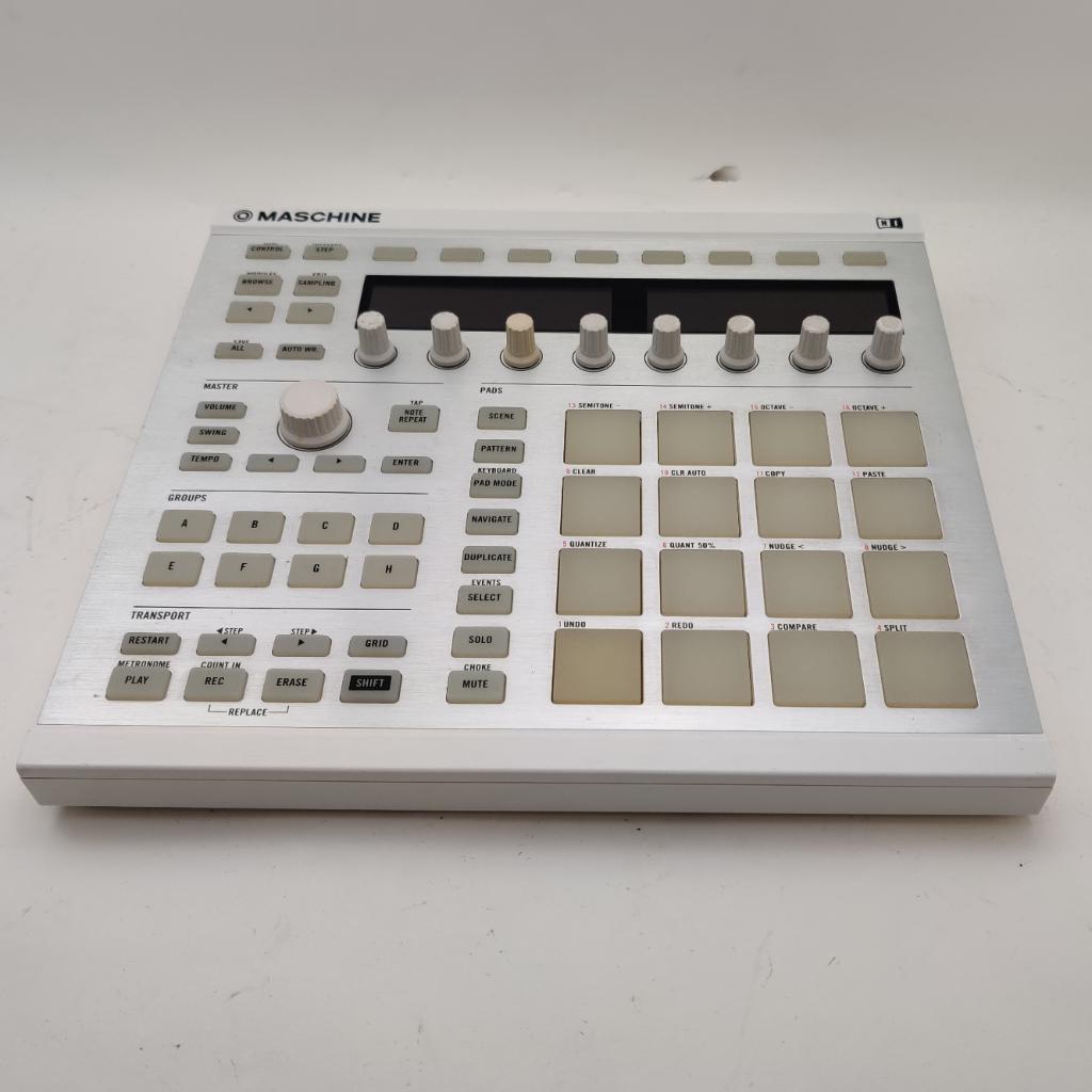 Native Instruments Maschine MKII- Beatmaking Machine €149.99, N, N, Ophalen of Verzenden, Zo goed als nieuw