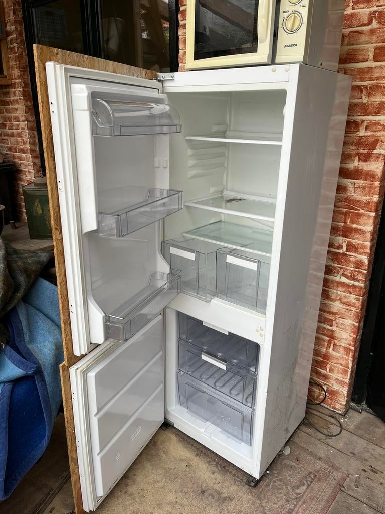 Gratis koelkast, Ophalen, Zonder vriesvak, 200 liter of meer, 160 cm of meer