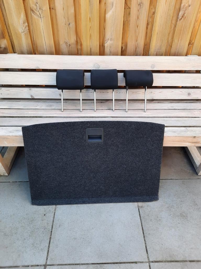 Hoofdsteunen achterbank + hoedenplank, VW polo 2016, Auto-onderdelen, Interieur en Bekleding, Ophalen
