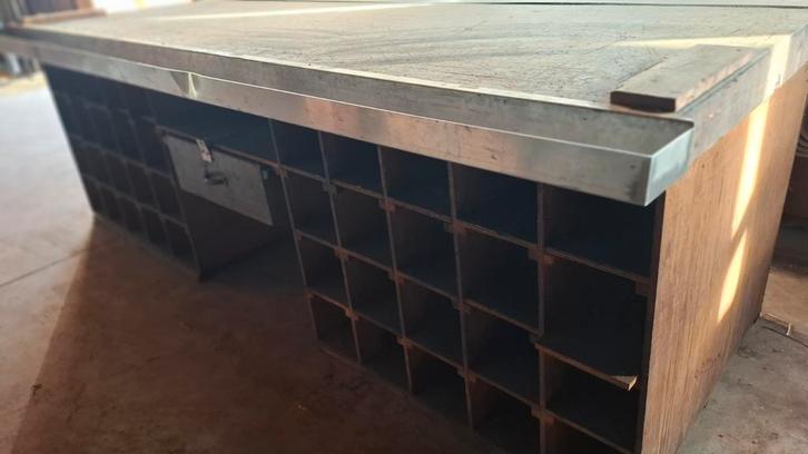 Zeer grote houten werkbank (136 x 300), Doe-het-zelf en Verbouw, Werkbanken, Gebruikt, 170 cm of meer, Ophalen