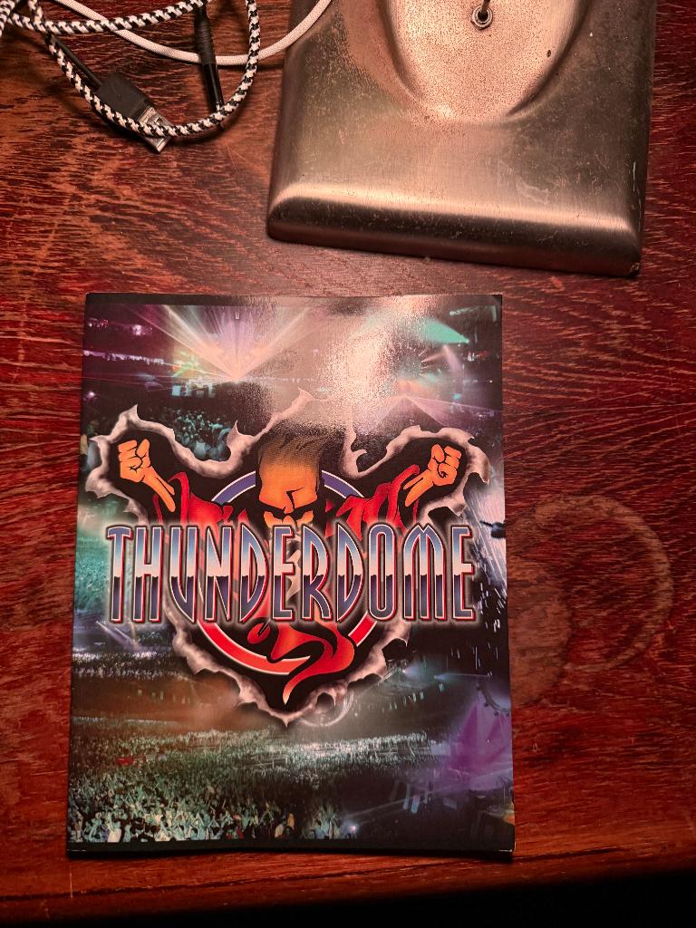 Thunderdome School Schrift, Ophalen of Verzenden, Zo goed als nieuw