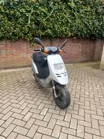 Piaggio Typhoon 50cc grijze editie eerste eigenaar Nl, Fietsen en Brommers, Scooters | Piaggio, Ophalen
