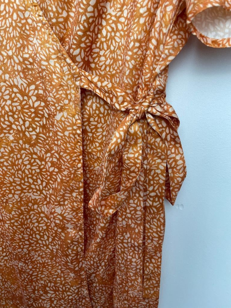 Lagaam oranje beige wikkeljurk maat L, Kleding | Dames, Jurken, Lagaam, Maat 42/44 (L), Oranje, Ophalen of Verzenden